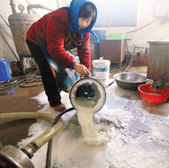 奶業(yè)困局，路在何方？