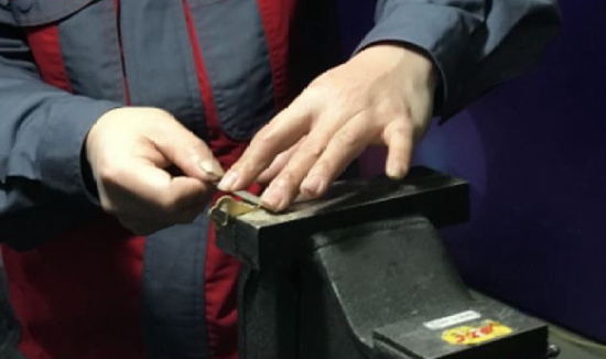 徒手配鑰匙、冰火焊鋼管&hellip;&hellip;這些航天工匠們的超群技藝令人嘆服！