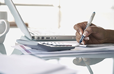 商務(wù)部定調(diào)2013工作重點(diǎn) 推動(dòng)服務(wù)業(yè)成新的引資增長點(diǎn)