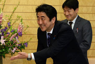 安倍,討來(lái)的達(dá)沃斯演講