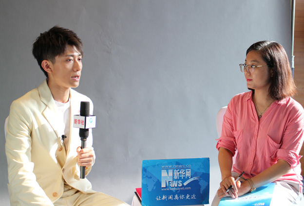 希望我們能一起走上這條公益的道路，而且堅(jiān)持到底。