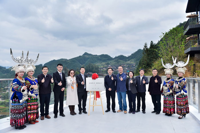 鞏固扶貧成果 融創(chuàng)以&ldquo;龍?zhí)翗颖?rdquo;為典范建立扶貧長效機制