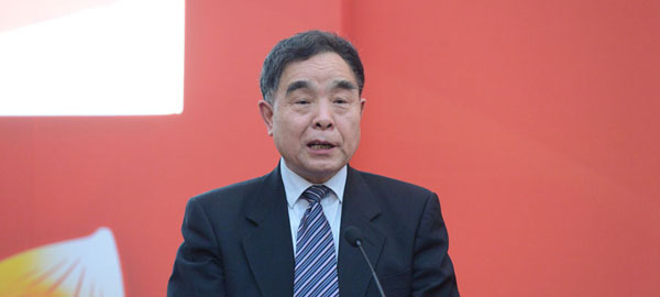 全國(guó)人大教科文衛(wèi)委員會(huì)主任委員、清華大學(xué)新聞出版學(xué)院院長(zhǎng)柳斌杰致辭