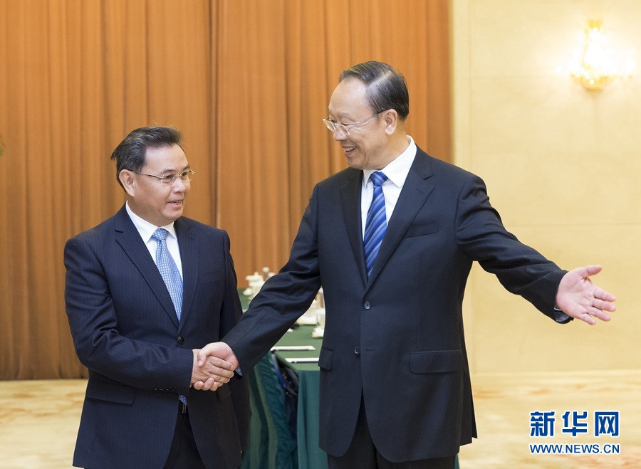 10月12日，中共中央書記處書記、全國政協(xié)副主席杜青林在北京會見來華訪問并出席&ldquo;2016中國共產(chǎn)黨與世界對話會&rdquo;的老撾人革黨中央政治局委員、建國陣線中央主席賽頌蓬&middot;豐威漢率領(lǐng)的老撾人革黨代表團(tuán)?！⌒氯A社記者丁海濤攝