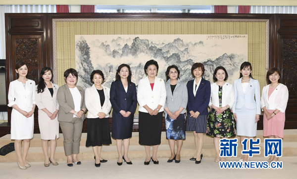 　　7月12日，國務院副總理劉延東在北京會見以日本自民黨前總務會長野田圣子為首的日本執(zhí)政黨女國會議員代表團一行。 新華社記者 高潔 攝