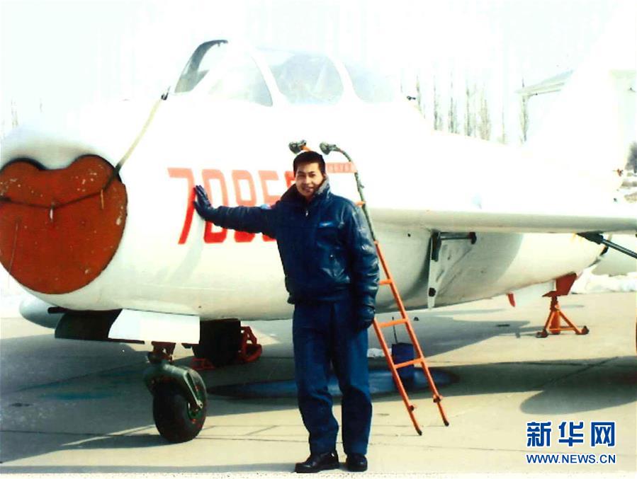 （建軍90周年&middot;英雄&middot;圖文互動）（3）聽，渤海灣有風吹過來&mdash;&mdash;追記海軍某艦載航空兵部隊一級飛行員張超