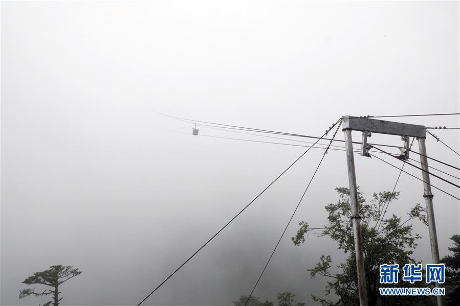 （圖文互動）（8）特寫：&ldquo;八一&rdquo;禮物，飛向云端哨所