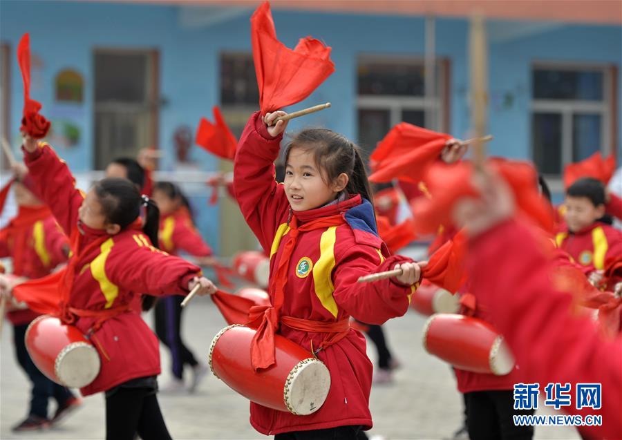 （新華全媒頭條&middot;兩會(huì)精神看落實(shí)&middot;圖文互動(dòng)）（5）把握時(shí)代脈搏　聆聽時(shí)代聲音&mdash;&mdash;落實(shí)全國(guó)兩會(huì)精神堅(jiān)定文化自信述評(píng)