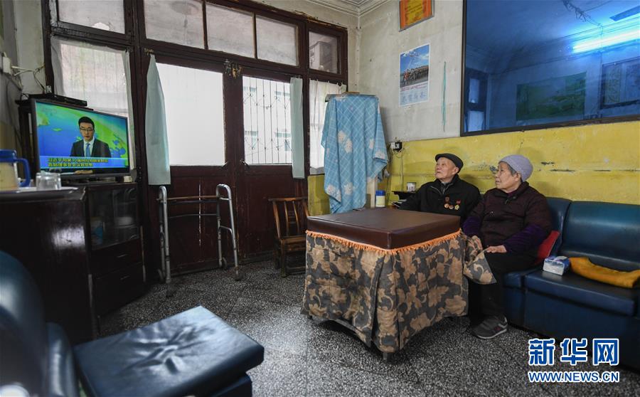 （新華全媒頭條&middot;圖文互動(dòng)）（7）英雄無(wú)言&mdash;&mdash;95歲老黨員張富清的本色人生