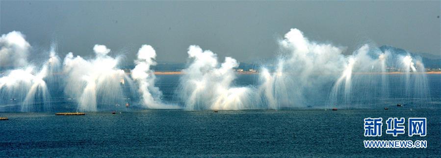 （新華全媒頭條&middot;人民海軍70年&middot;圖文互動(dòng)）（10）向海圖強(qiáng)春潮涌&mdash;&mdash;黨中央、中央軍委和習(xí)主席關(guān)心人民海軍建設(shè)發(fā)展紀(jì)實(shí)