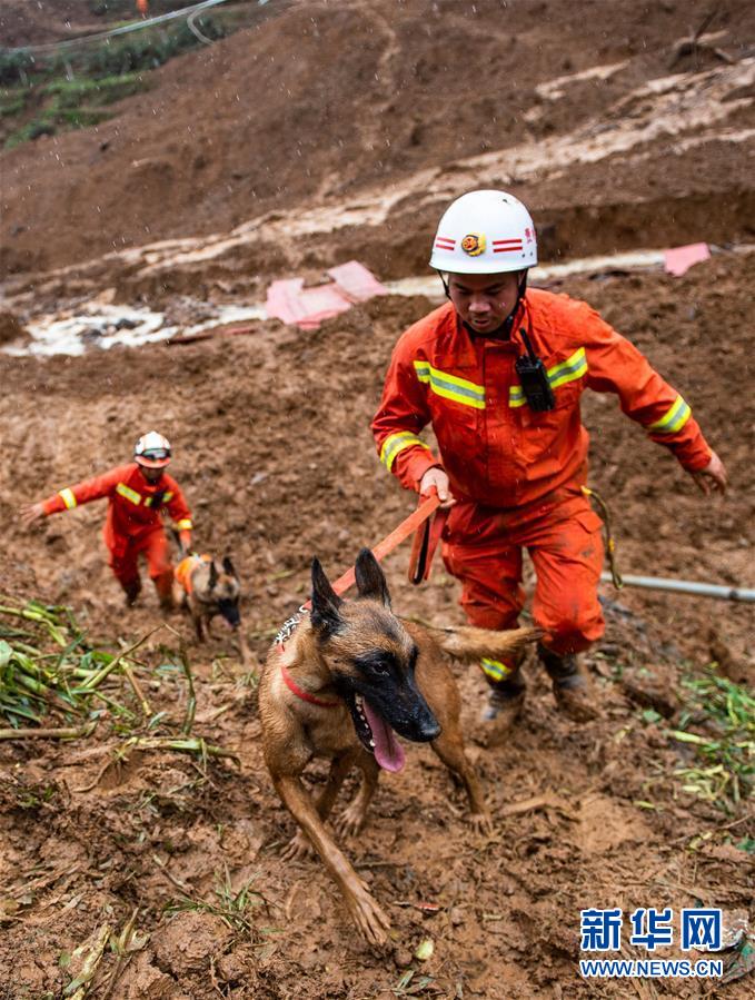 （新華全媒頭條&middot;圖文互動）（4）有一絲希望，就盡百倍努力&mdash;&mdash;貴州水城&ldquo;7&middot;23&rdquo;特大山體滑坡72小時救援紀(jì)實