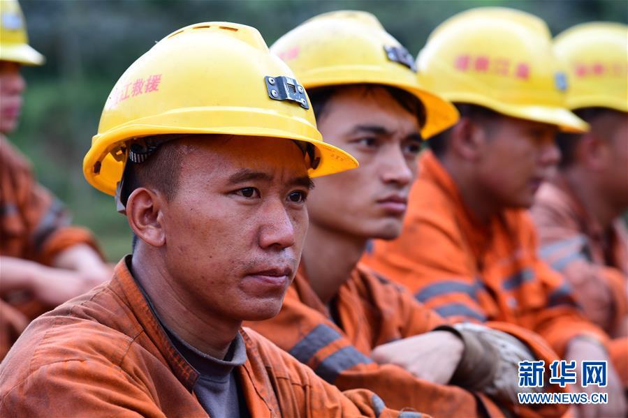 （新華全媒頭條&middot;圖文互動）（8）有一絲希望，就盡百倍努力&mdash;&mdash;貴州水城&ldquo;7&middot;23&rdquo;特大山體滑坡72小時救援紀(jì)實