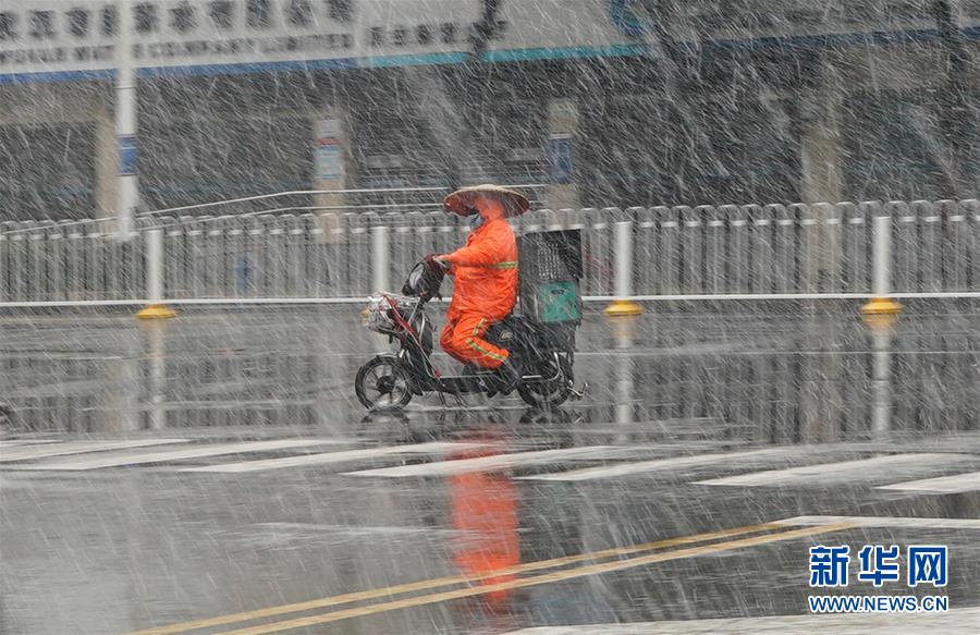 (聚焦疫情防控)(11)武漢迎來雨雪降溫天氣