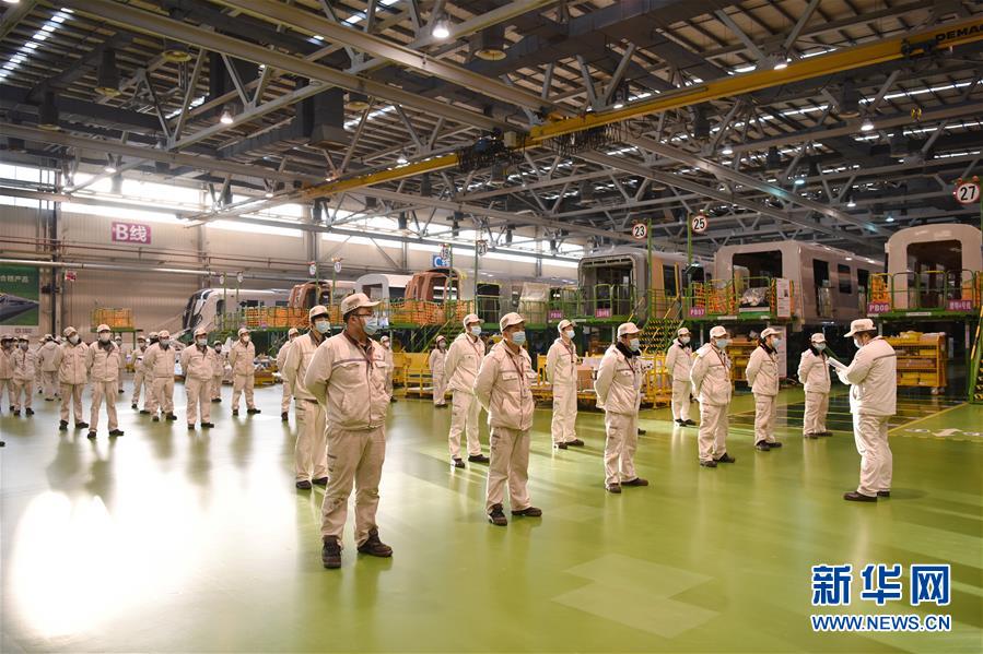 （圖文互動(dòng)）（7）吃粉擼串，商圈&ldquo;打卡&rdquo;，動(dòng)車出廠&mdash;&mdash;湖南&ldquo;標(biāo)簽&rdquo;復(fù)蘇記