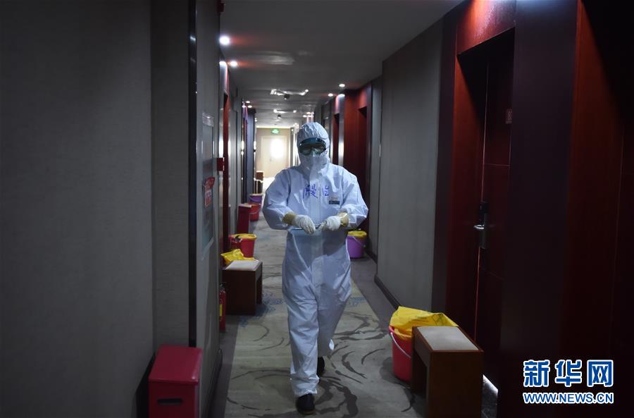 （聚焦疫情防控&middot;圖文互動）（4）&ldquo;感恩每一位&lsquo;不曾謀面&rsquo;的醫(yī)護(hù)人員&rdquo;&mdash;&mdash;探訪返京人員醫(yī)學(xué)集中隔離觀察點(diǎn)