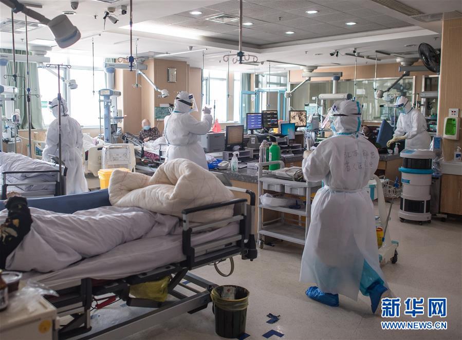 (新華全媒頭條·圖文互動)(2)磨難壓不垮 奮起正當時——習近平總書記在統(tǒng)籌推進新冠肺炎疫情防控和經(jīng)濟社會發(fā)展工作部署會議上的重要講話振奮人心凝聚力量