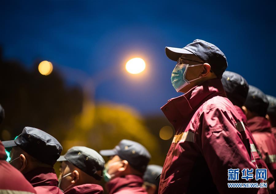 （新華全媒頭條&middot;圖文互動）（12）最美逆行者，武漢永遠記得你！&mdash;&mdash;首批援鄂醫(yī)療隊返程紀實