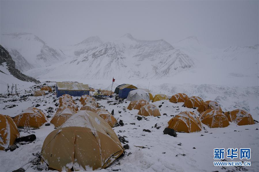 （2020珠峰高程測(cè)量&middot;圖文互動(dòng)）（3）2020珠峰高程測(cè)量登山隊(duì)抵達(dá)海拔6500米的前進(jìn)營(yíng)地