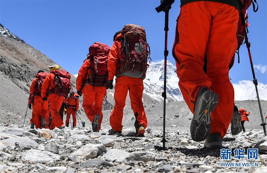 (2020珠峰高程測(cè)量)(7)有望22日登頂 測(cè)量登山隊(duì)再次向珠峰發(fā)起挑戰(zhàn)