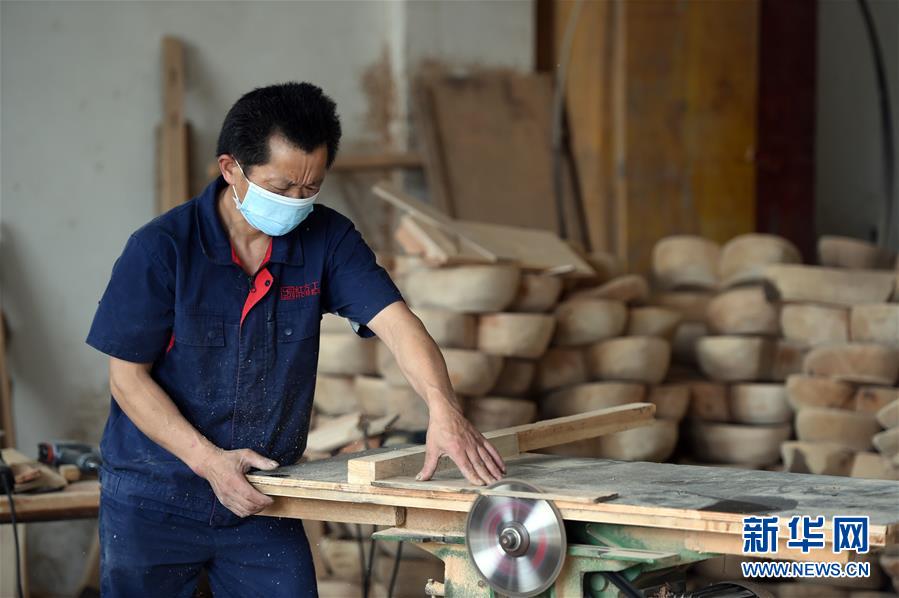  （新華全媒頭條&middot;圖文互動）（5）青春，在希望的田野上&mdash;&mdash;大別山區(qū)尋訪&ldquo;城歸&rdquo;大學(xué)畢業(yè)生