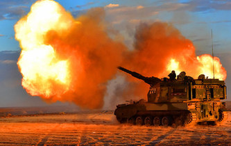 戈壁大漠上演自行火炮分隊對抗，場面霸氣！