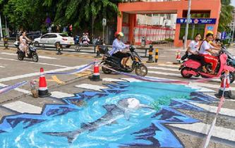 &ldquo;海洋世界&rdquo;3D立體斑馬線亮相?？? />  
<div>“海洋世界”3D立體斑馬線亮相?？?/div>
</a> 
</div>
<div   id=