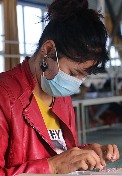 新疆伽師縣：小小車間成為脫貧&ldquo;夢(mèng)工廠&rdquo;