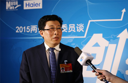 &ldquo;面對(duì)這種新型的、農(nóng)業(yè)轉(zhuǎn)型的項(xiàng)目，政府各級(jí)部門(mén)也都在研究怎么落實(shí)，還有很多細(xì)節(jié)上的問(wèn)題。&rdquo;