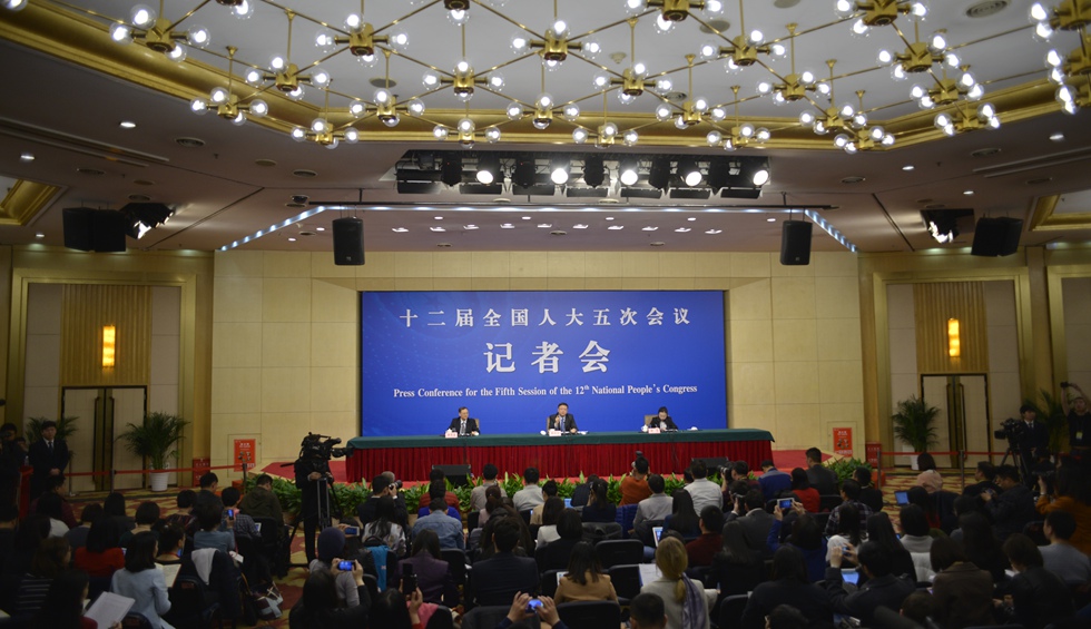 回放：環(huán)保部部長(zhǎng)陳吉寧就&ldquo;加強(qiáng)生態(tài)環(huán)境保護(hù)&rdquo;答記者問(wèn)