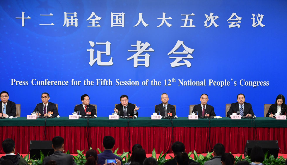 回放:全國人大相關(guān)負責人就“人大監(jiān)督工作”答問