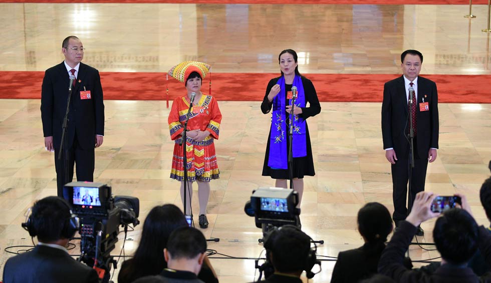 蔡松濤、杜麗群、楊小玲、賈立群接受采訪