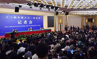 劉永富就&ldquo;打好精準(zhǔn)脫貧攻堅(jiān)戰(zhàn)&rdquo;答記者問(wèn)