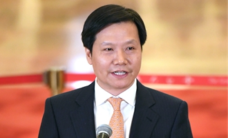 雷軍代表接受采訪(fǎng)