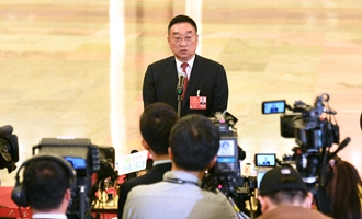 水利部部長(zhǎng)陳雷在接受采訪(fǎng)