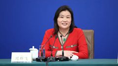 全國(guó)政協(xié)委員、全國(guó)工商聯(lián)執(zhí)行委員會(huì)常委、藍(lán)思科技股份有限公司董事長(zhǎng) 周群飛