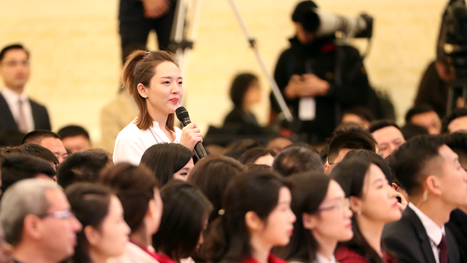 澎湃新聞?dòng)浾咛釂? /></a>   
<p><a href=