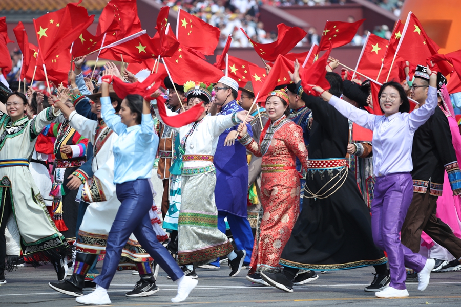 群眾大游行，歡樂(lè)的海洋！