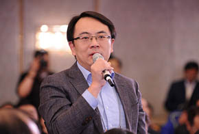 新華社、新華網(wǎng)記者提問(wèn)