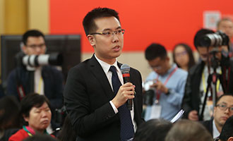 中央電視臺、中國國際電視臺記者提問