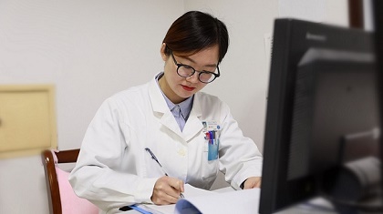 有才！這位女醫(yī)生自創(chuàng)說唱視頻，讓科普更&ldquo;接地氣&rdquo;