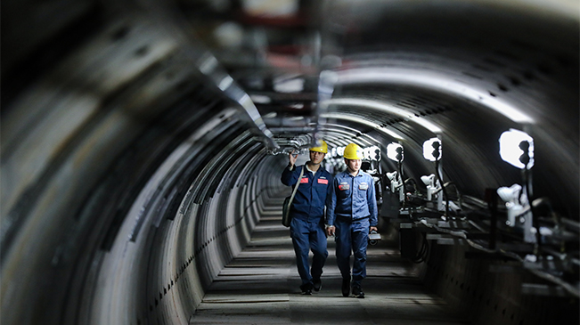 新春走基層丨&ldquo;機(jī)器人&rdquo;保供電？這個(gè)春節(jié)很有科技范兒！