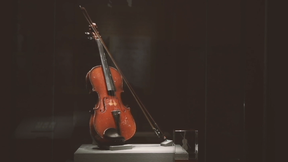 紅色百寶 奮斗百年丨第16集：一把琴，一個(gè)人，一首歌