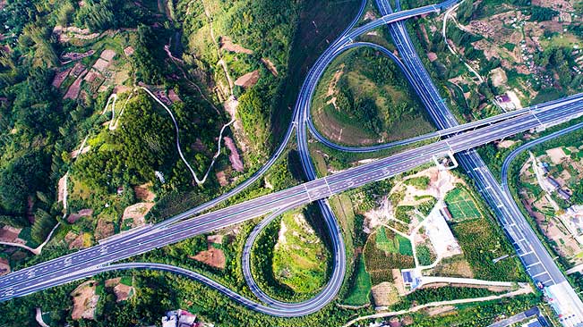 沿著高速看中國(guó)｜十房高速：千里房陵&ldquo;小康路&rdquo;