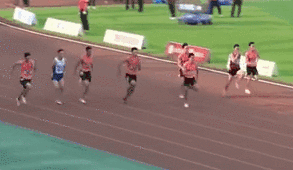 9秒98！蘇炳添創(chuàng)國內(nèi)男子百米最佳戰(zhàn)績