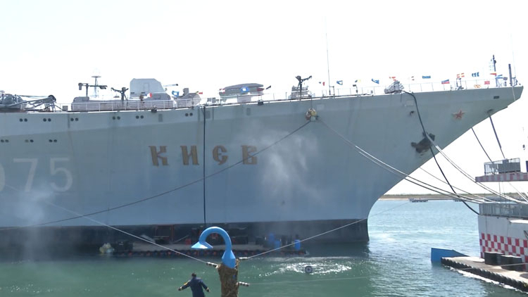 驚險(xiǎn)刺激！打卡國(guó)內(nèi)唯一的航母主題公園，讓到場(chǎng)游客大呼過(guò)癮