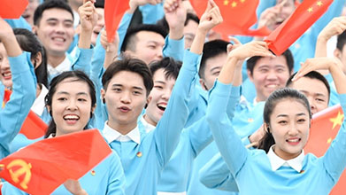 今天，這些歌在天安門廣場唱響