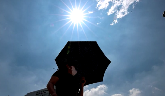 60℃！ 韓國多地迎高溫 柏油路幾近融化