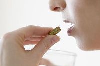 【健康解碼】說明書上這么多副作用 這藥我還吃不吃？