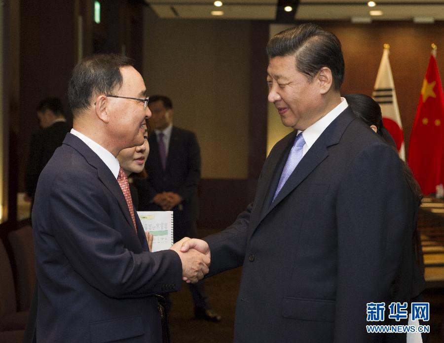 7月4日，國家主席習(xí)近平在首爾會見韓國總理鄭烘原。 新華社記者謝環(huán)馳攝  