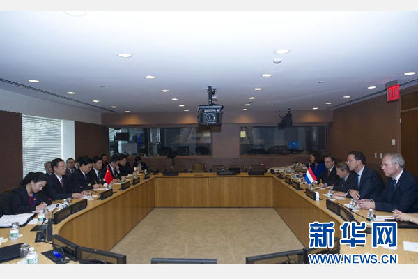 9月23日，出席聯(lián)合國(guó)氣候峰會(huì)的國(guó)家主席習(xí)近平特使、國(guó)務(wù)院副總理張高麗在紐約聯(lián)合國(guó)總部會(huì)見荷蘭首相呂特。 新華社記者 王曄 攝 